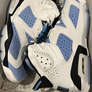 Jordan Men's White and Light Blue Retro Sneakers